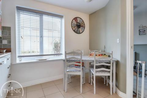 42 Colossus Way, Norwich, NR5 0UX