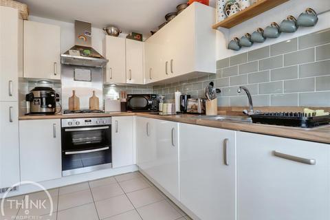 42 Colossus Way, Norwich, NR5 0UX