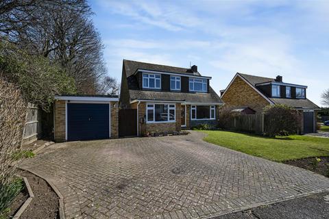 92 Lexden Road, Seaford, BN25 3BB