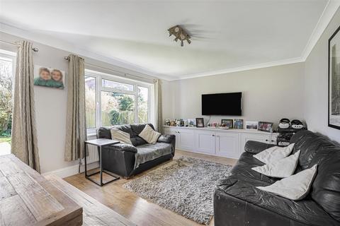 92 Lexden Road, Seaford, BN25 3BB