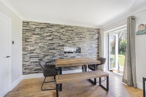 92 Lexden Road, Seaford, BN25 3BB