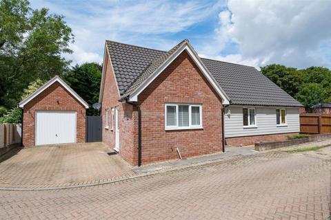 3 bedroom detached bungalow for sale, 4 Tankard Farm Close, Bildeston