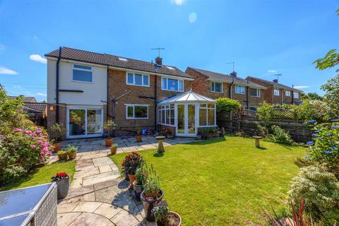 6 Ashfurlong Close, Sheffield, S17 3NN