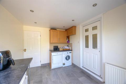 6 Ashfurlong Close, Sheffield, S17 3NN