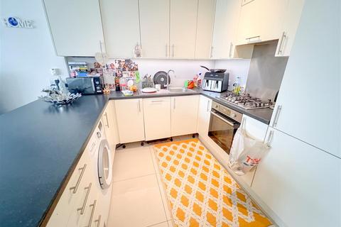 2 bedroom flat for sale, Glossop Road, South Croydon