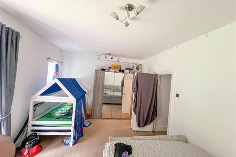 Flat 1, 12 Glossop Road, South Croydon, CR2 0PU