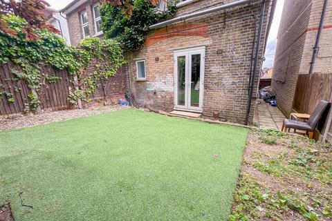 Flat 1, 12 Glossop Road, South Croydon, CR2 0PU