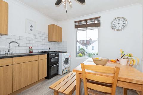 2 bedroom flat for sale, Kingsland Road, Worthing