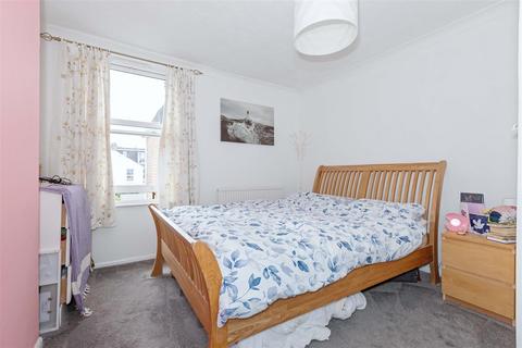 2 bedroom flat for sale, Kingsland Road, Worthing