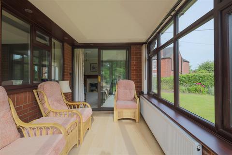 8 Bassett Close, Cheadle, Stoke-on-trent, ST10 1UU