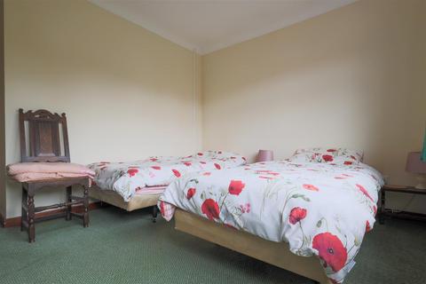8 Bassett Close, Cheadle, Stoke-on-trent, ST10 1UU