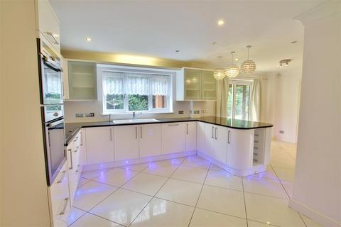 5 bedroom detached house to rent, Elsworth Close, St. Ives