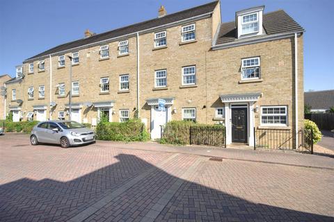 4 bedroom terraced house to rent, Robertson Way, Sapley, Huntingdon