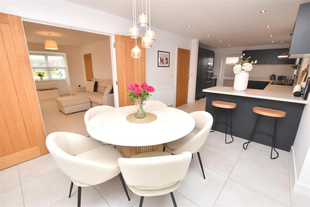 Kitchen diner