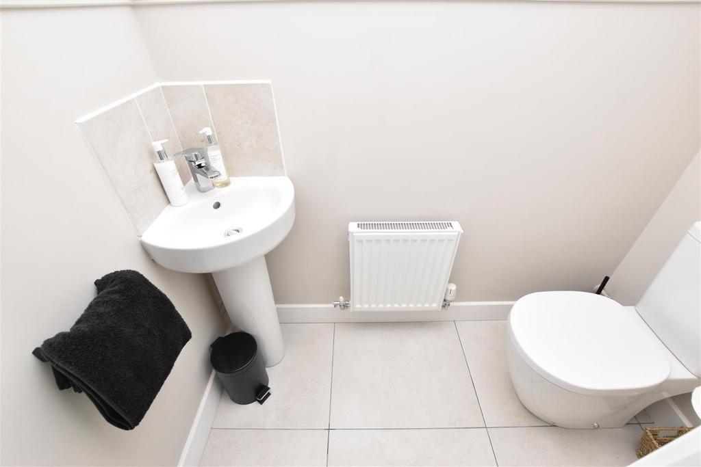 Cloakroom/wc