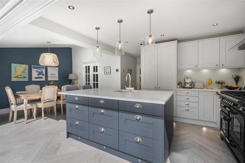 Lavinia Forest Road, Ascot, SL5 8QF