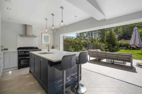 Lavinia Forest Road, Ascot, SL5 8QF