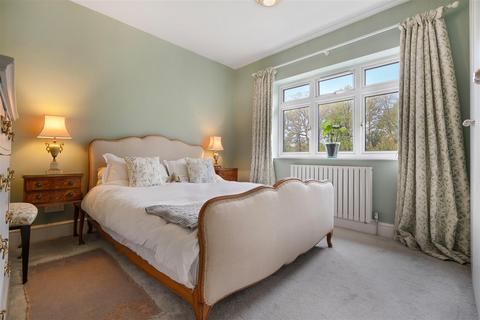 Lavinia Forest Road, Ascot, SL5 8QF