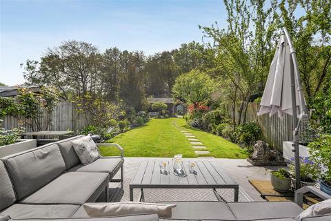 Lavinia Forest Road, Ascot, SL5 8QF