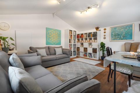 Lavinia Forest Road, Ascot, SL5 8QF