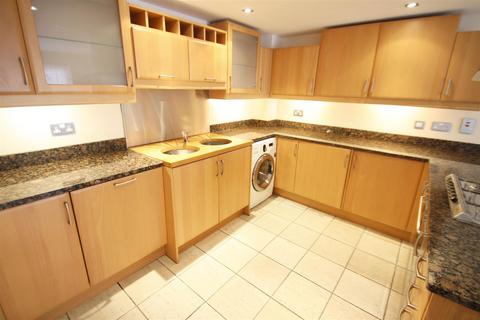 2 bedroom ground floor flat to rent, Crowstone Avenue, Westcliff-On-Sea