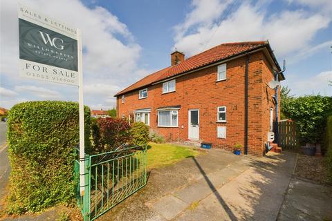 3 bedroom semi-detached house for sale, 38, Cherry Avenue, Malton, North Yorkshire, YO17 7DE