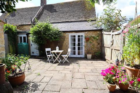 2 bedroom cottage for sale, High Street, Morcott LE15