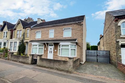 4 bedroom detached house for sale, Eastfield Road, Peterborough