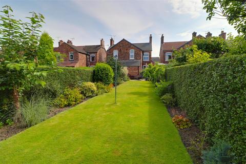 3 bedroom semi-detached house for sale, St. Andrews Avenue, Crewe