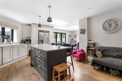 5 Sandscroft Avenue, Broadway, WR12 7EJ