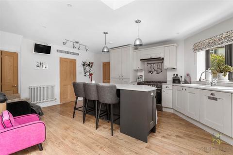 5 Sandscroft Avenue, Broadway, WR12 7EJ