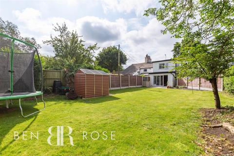 3 bedroom terraced house for sale, Lydiate Lane, Leyland