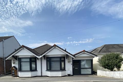 3 bedroom detached bungalow for sale, Cricklade Road, Swindon SN2