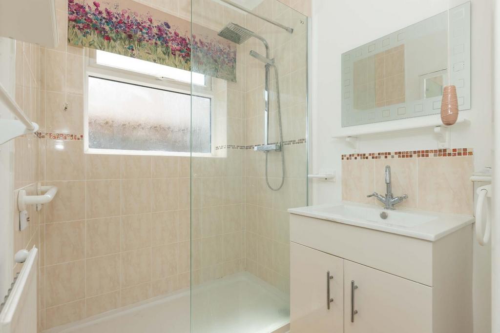 48 Chester Ave 4.JPG