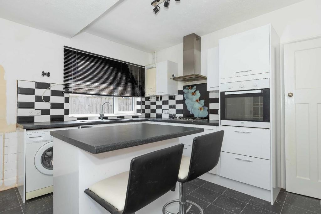 48 Chester Ave 7.JPG