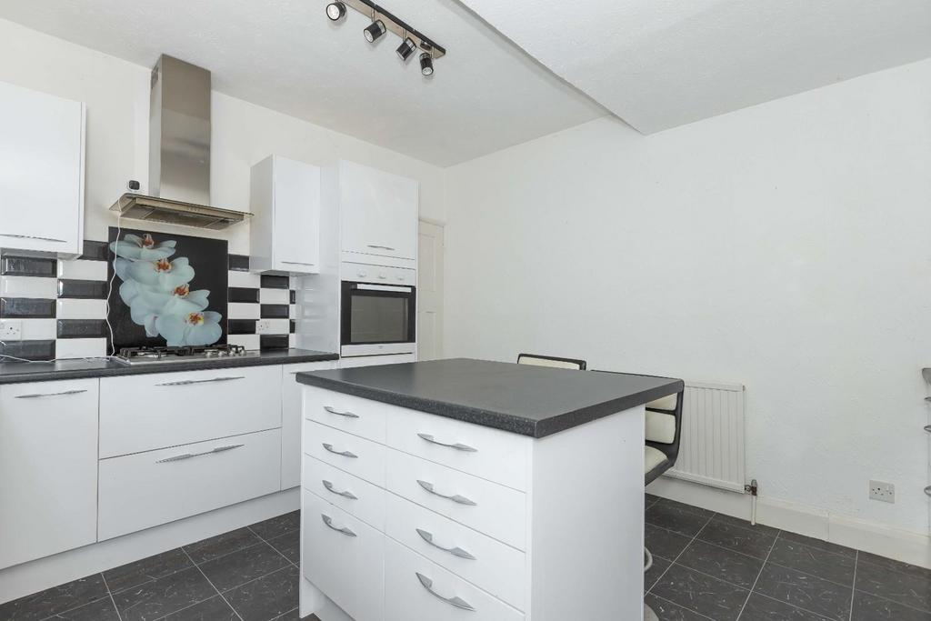 48 Chester Ave 8.JPG