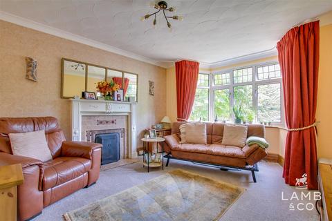 3 bedroom detached house for sale, Connaught Gardens West, Clacton-On-Sea CO15