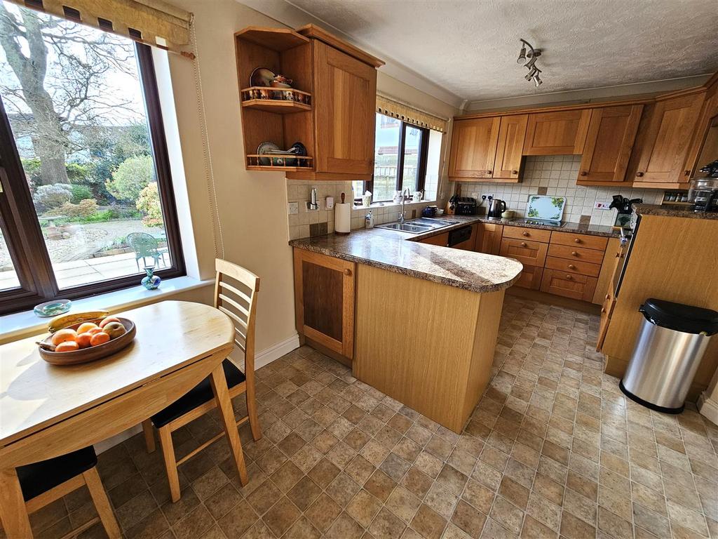 Kitchen Breakfast Room.jpg