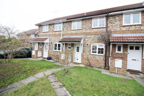 3 bedroom terraced house to rent, Throgmorton Road, Yateley GU46