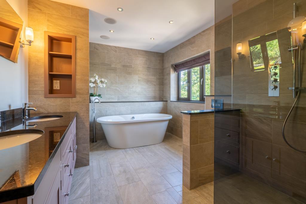 Master En-Suite
