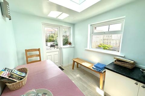 51 Esplanade, Hornsea, HU18 1NQ