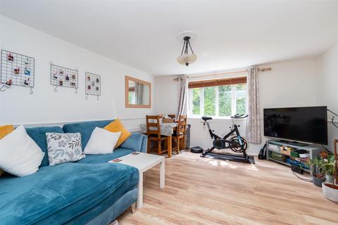 2 bedroom apartment for sale, Chipstead Close, Sutton