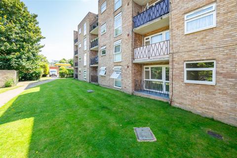 1 bedroom apartment for sale, Cheam Road, Sutton