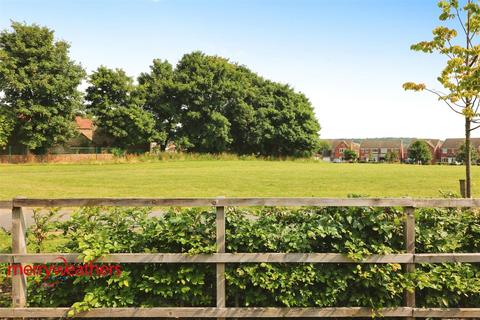 19 Candle Crescent, Thurcroft, Rotherham, S66 9FH