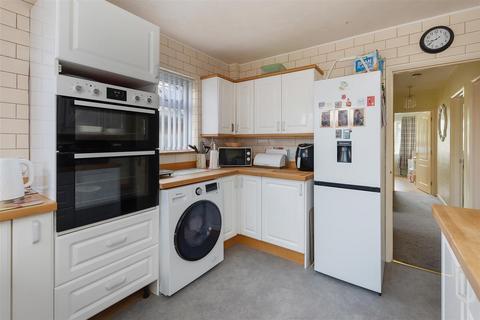 2 bedroom semi-detached bungalow for sale, Shamrock Avenue, Whitstable