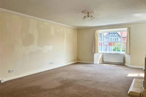 3 bedroom ground floor flat for sale, Holbeck Road, Scarborough