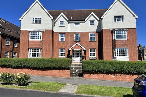 3 bedroom ground floor flat for sale, Holbeck Road, Scarborough