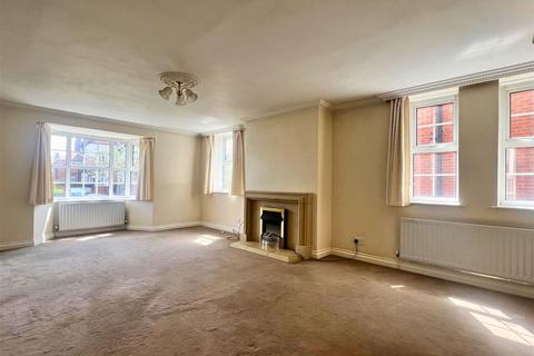 3 bedroom ground floor flat for sale, Holbeck Road, Scarborough