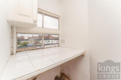 34 Oatlands Road, Enfield, EN3 5LJ