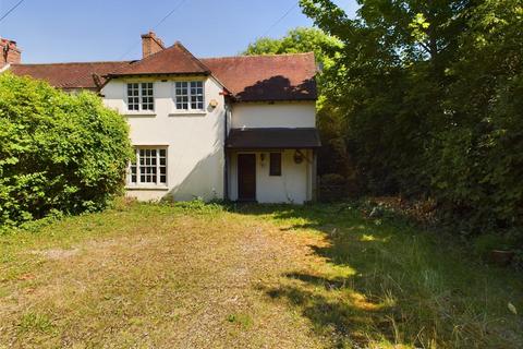 21 Netherne Lane, Coulsdon, CR5 1NR